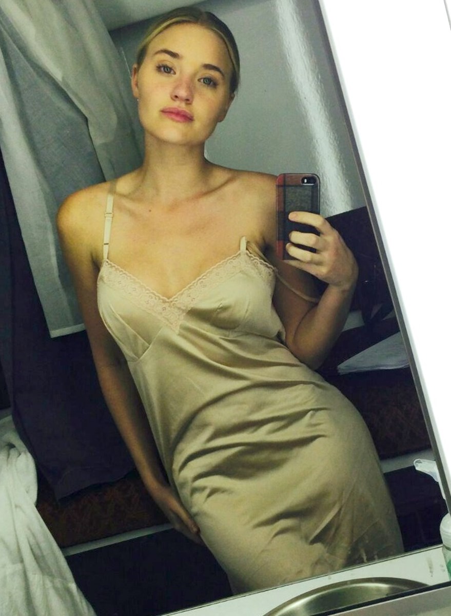 ЭйДжей Мичалка голая. Фото - 8