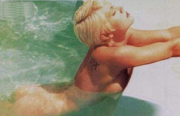 Алисса Милано голая. Фото - 26