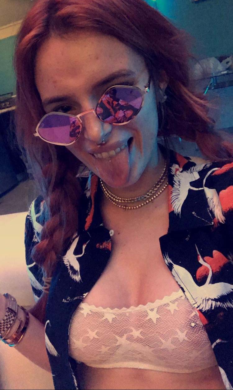 Белла Торн голая. Фото - 27