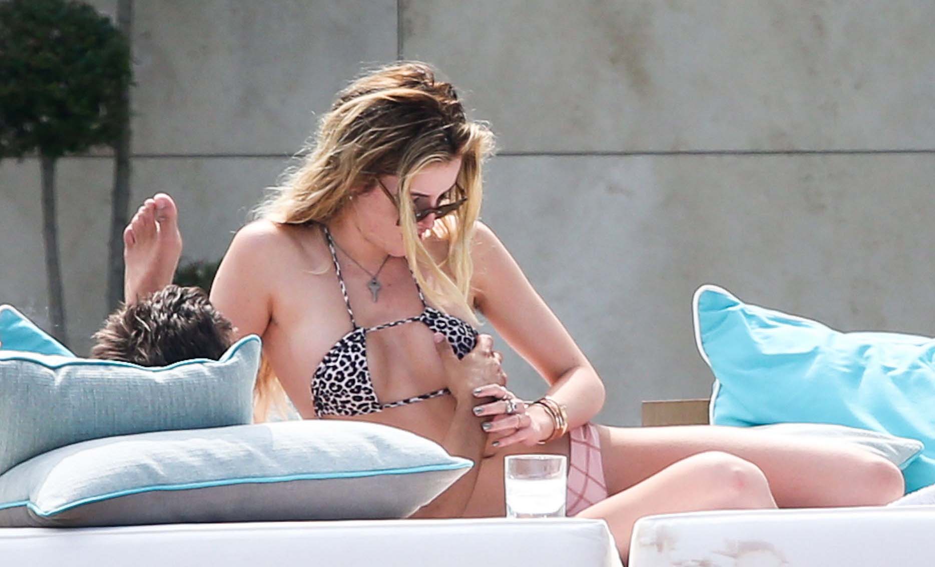 Белла Торн голая. Фото - 30