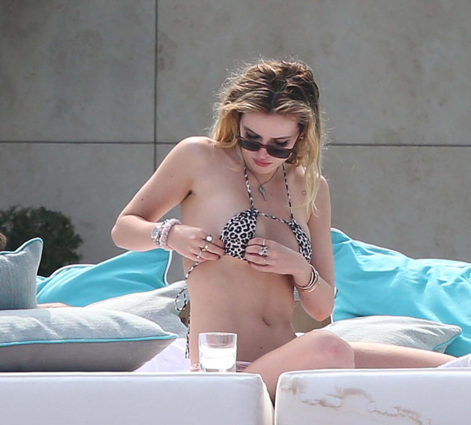 Белла Торн голая. Фото - 51