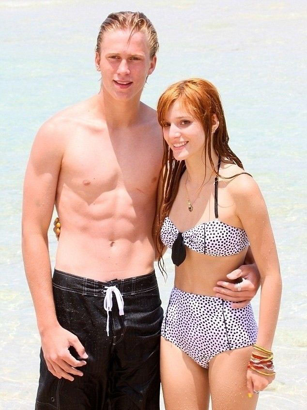 Белла Торн голая. Фото - 7