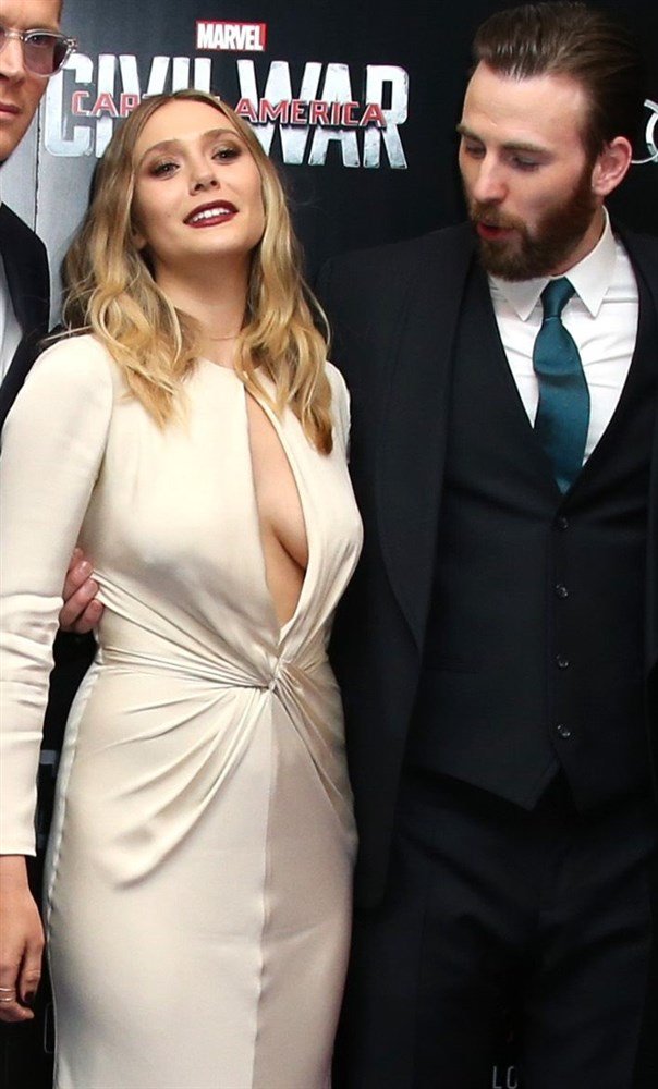 Элизабет Олсен голая. Фото - 339