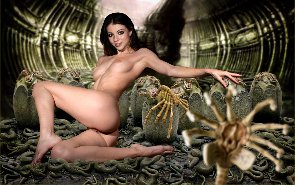 Мишель Трахтенберг голая. Фото - 383