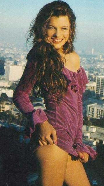 Милла Йовович голая. Фото - 14