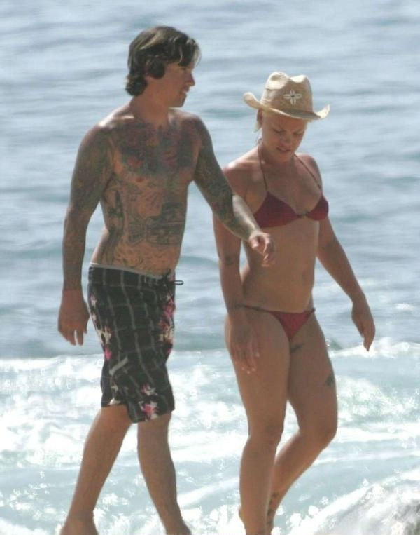 Пинк голая. Фото - 14