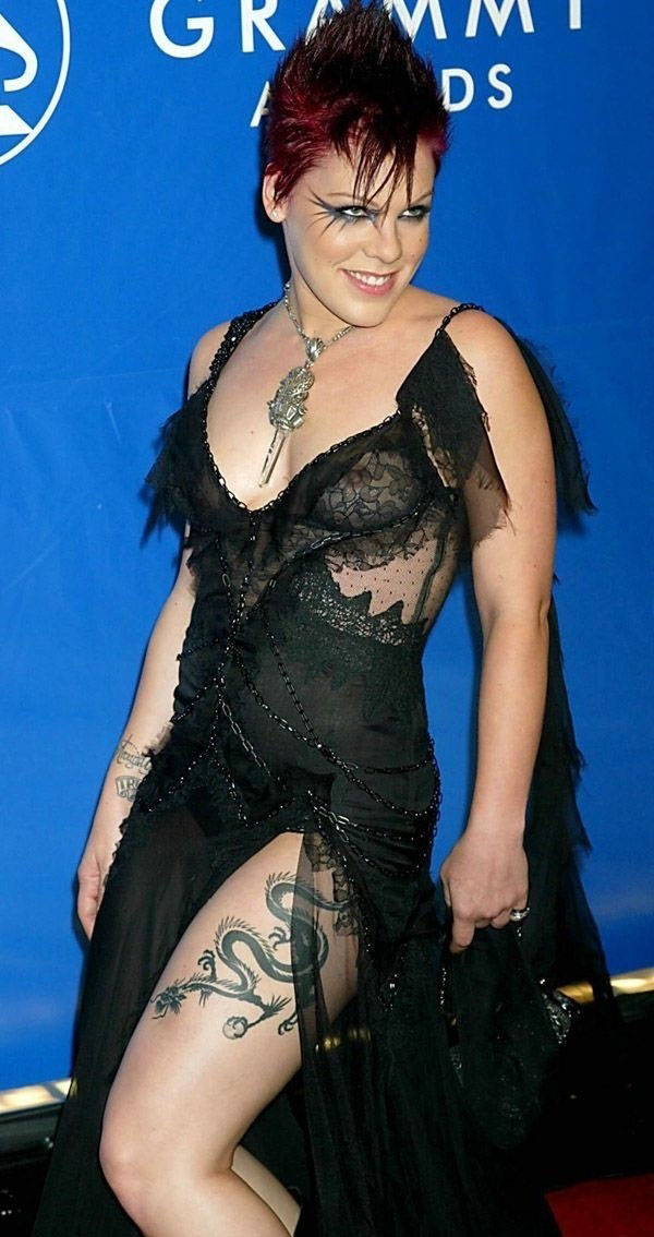 Пинк голая. Фото - 7