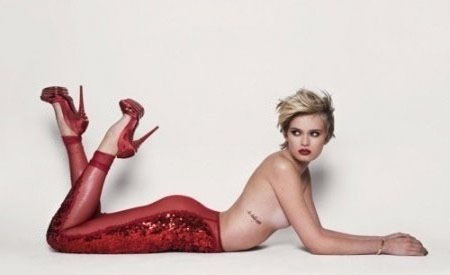 Сара Пэкстон голая. Фото - 4