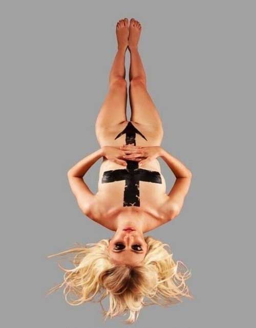 Тейлор Момсен голая. Фото - 9